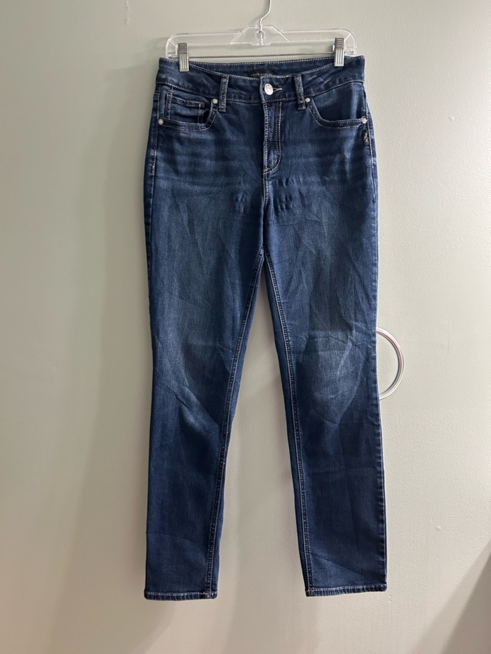 Silver jeans Avery straight leg dark wash - Picture 1 of 9